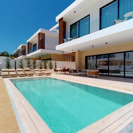 Sanders Bayfront Luxury Villas Protaras
