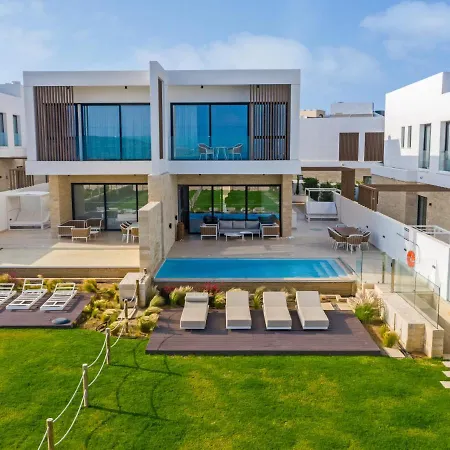 Sanders Bayfront Luxury Villas