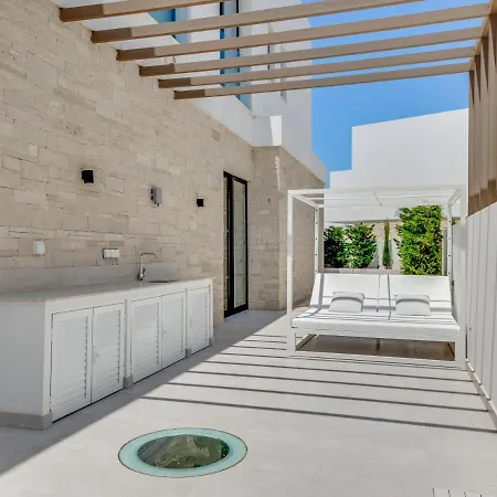 Sanders Bayfront Luxury Villas * Protaras